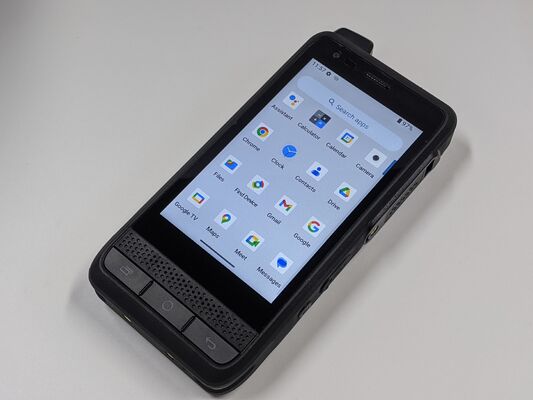 Dobra cena. Telefon stacjonarny Walkie Talkie z systemem Android 15, baterią 4350 mAh i stopniem ochrony IP68/IP69K do trudnych zastosowań w Internecie
